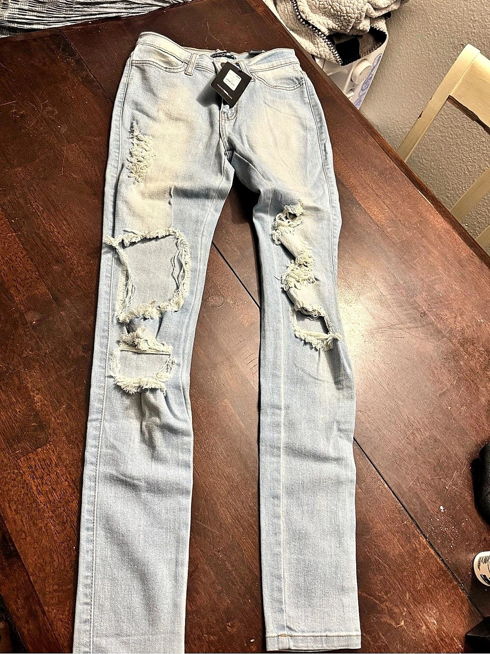 NWT Fashion Nova Beach Bum Distressed Jeans Light Wash Size 3